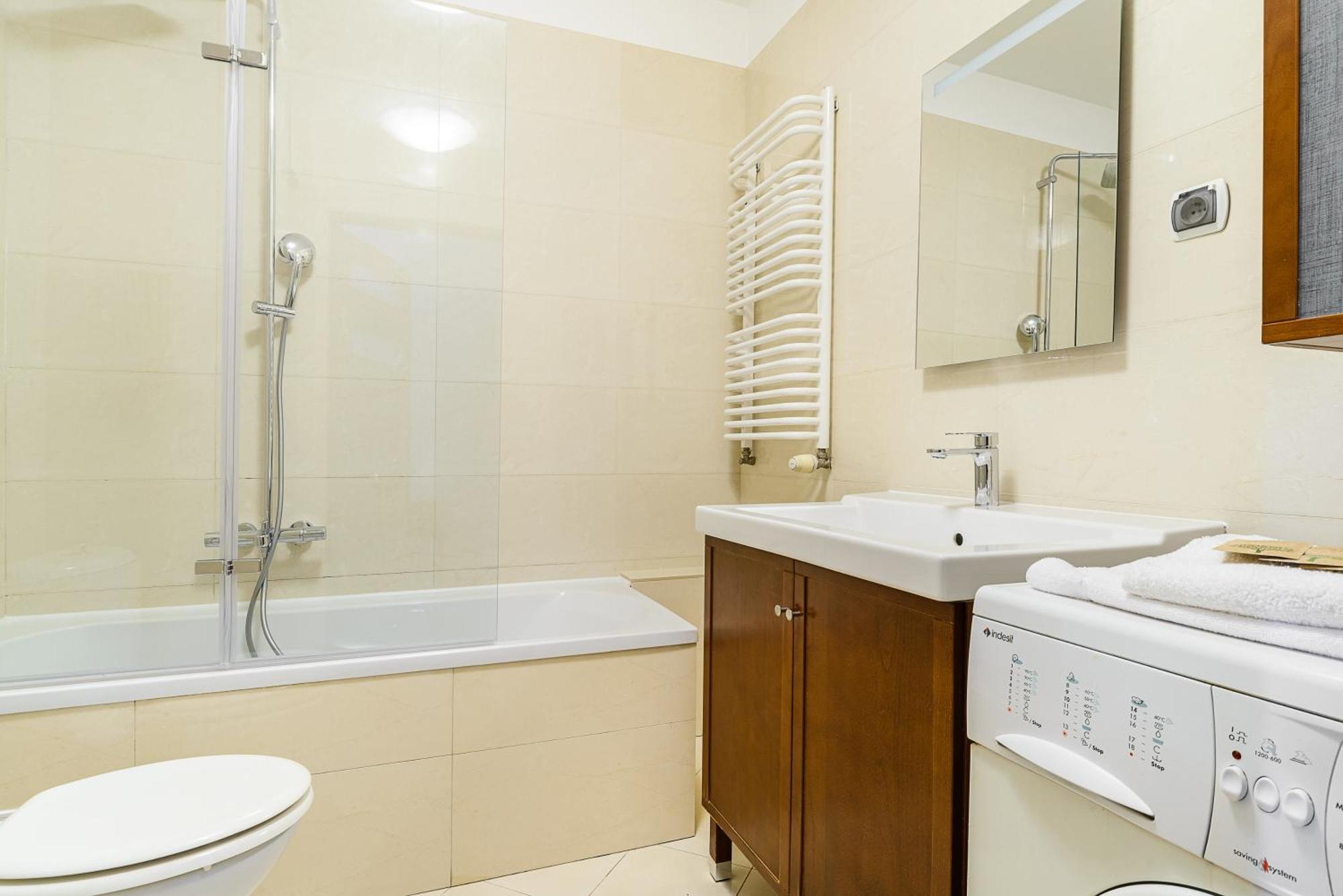 Dworzec Gdanski P&O Apartments Varşovia Exterior foto
