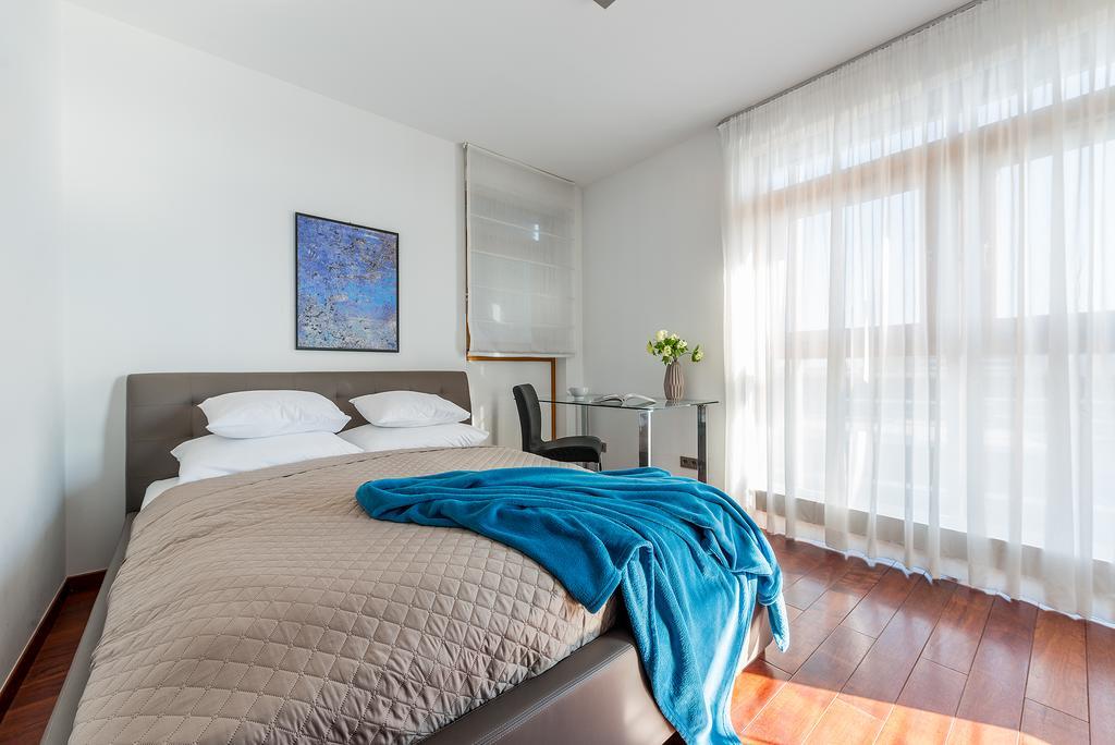 Dworzec Gdanski P&O Apartments Varşovia Exterior foto